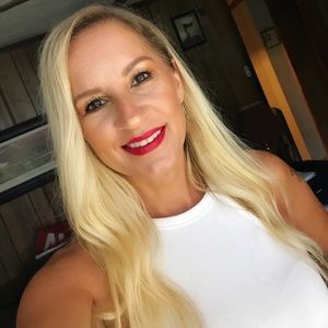 Meet your Posher, Angie